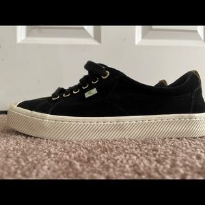 Cariuma x Krost sneakers